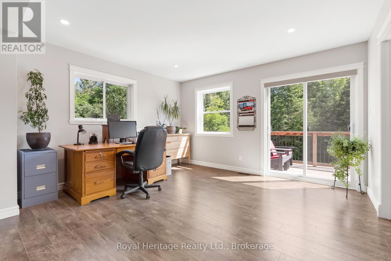 38 CLIFFORD DRIVE - 25