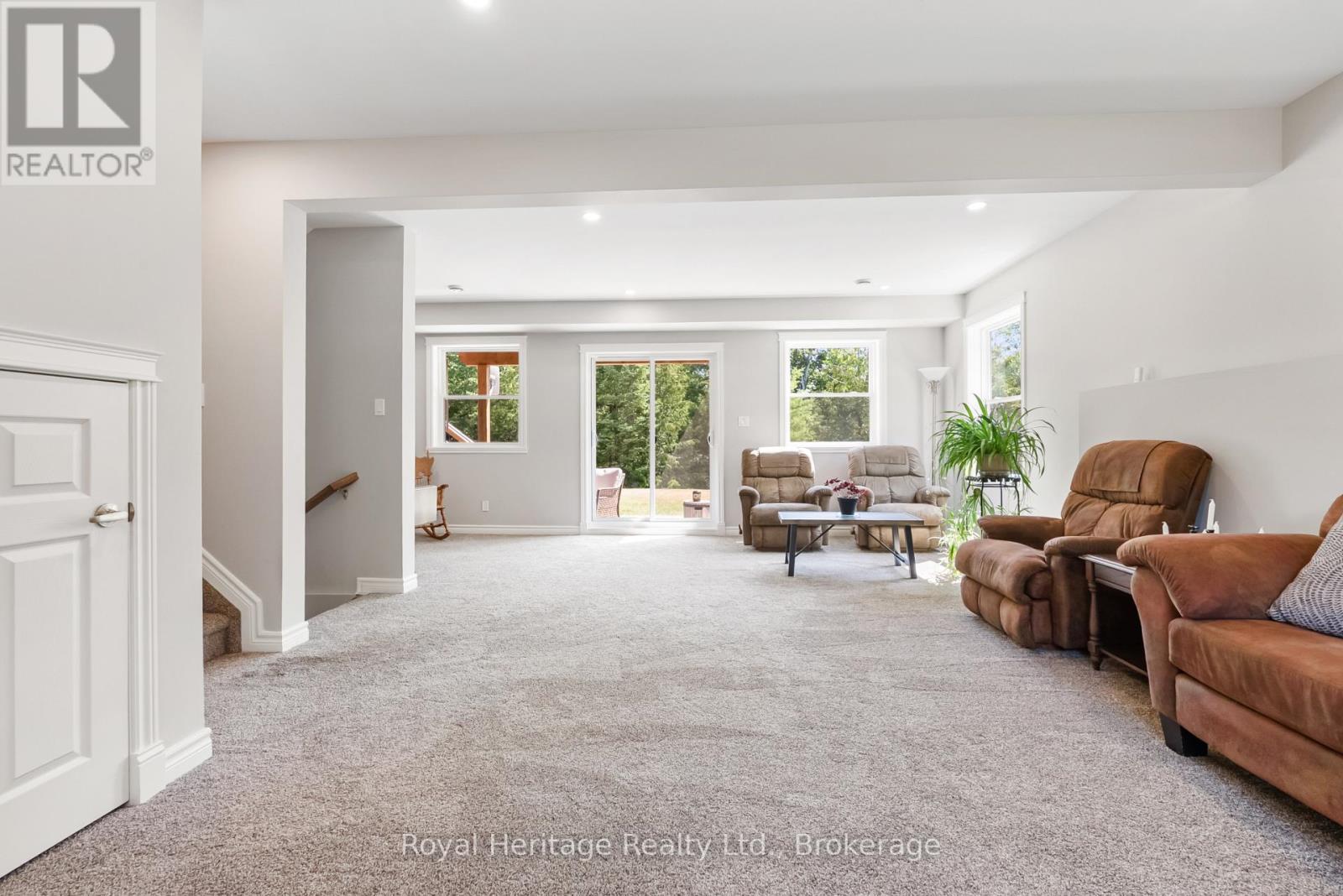 38 CLIFFORD DRIVE - 29