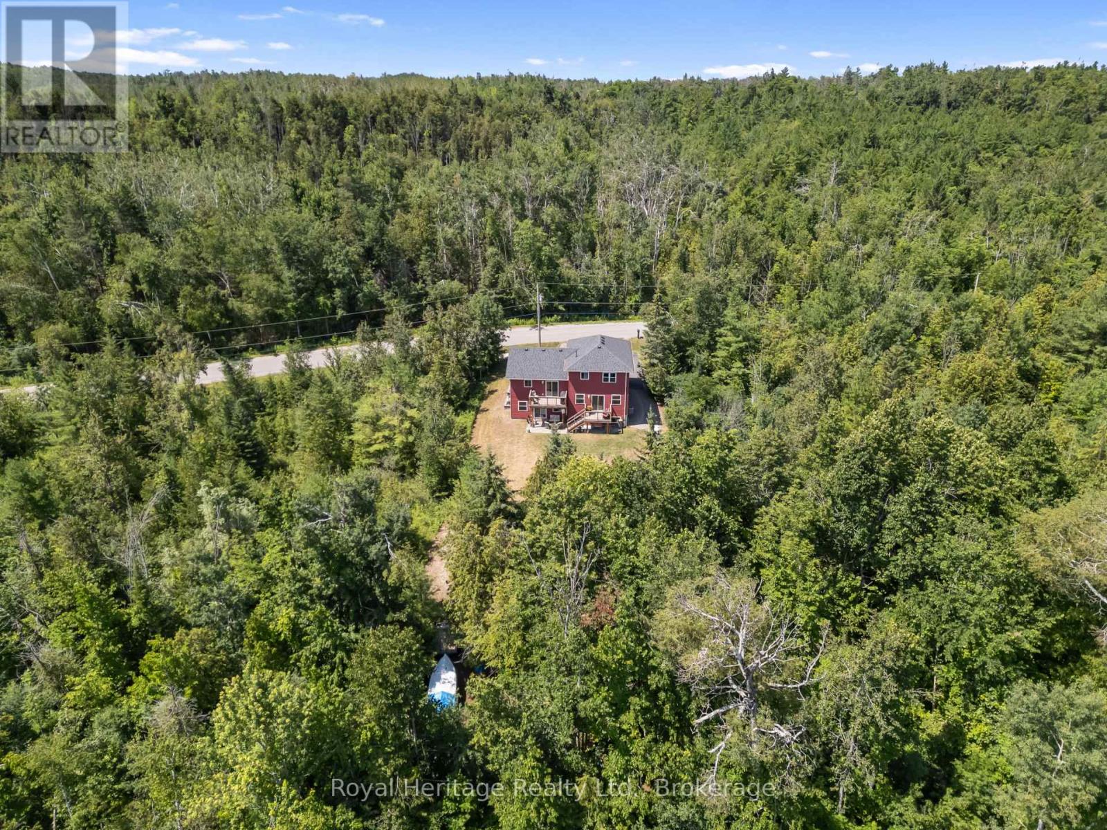 38 CLIFFORD DRIVE - 33