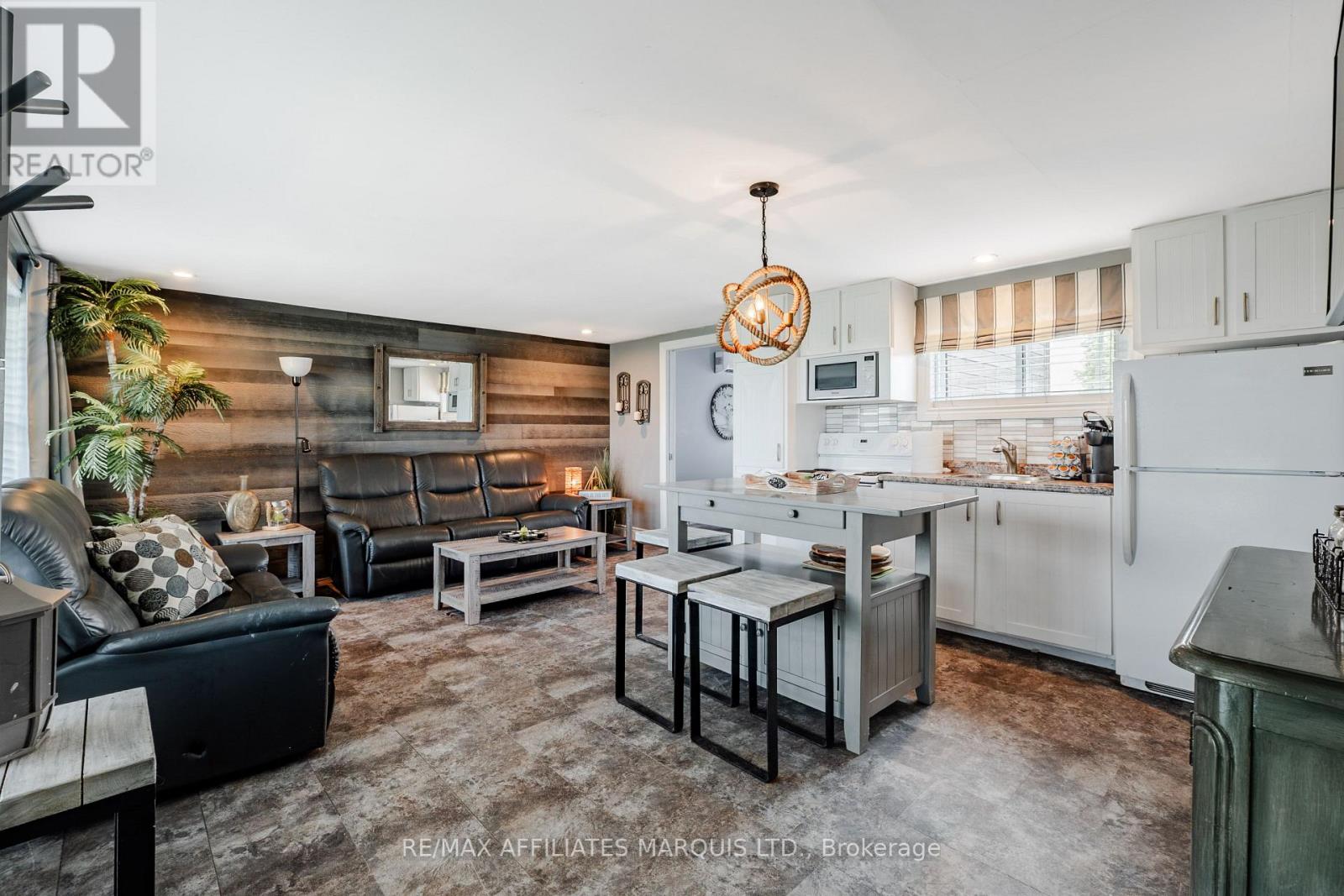 6247 167TH AVENUE - 33