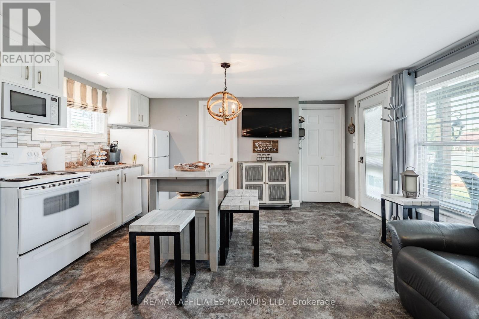6247 167TH AVENUE - 36