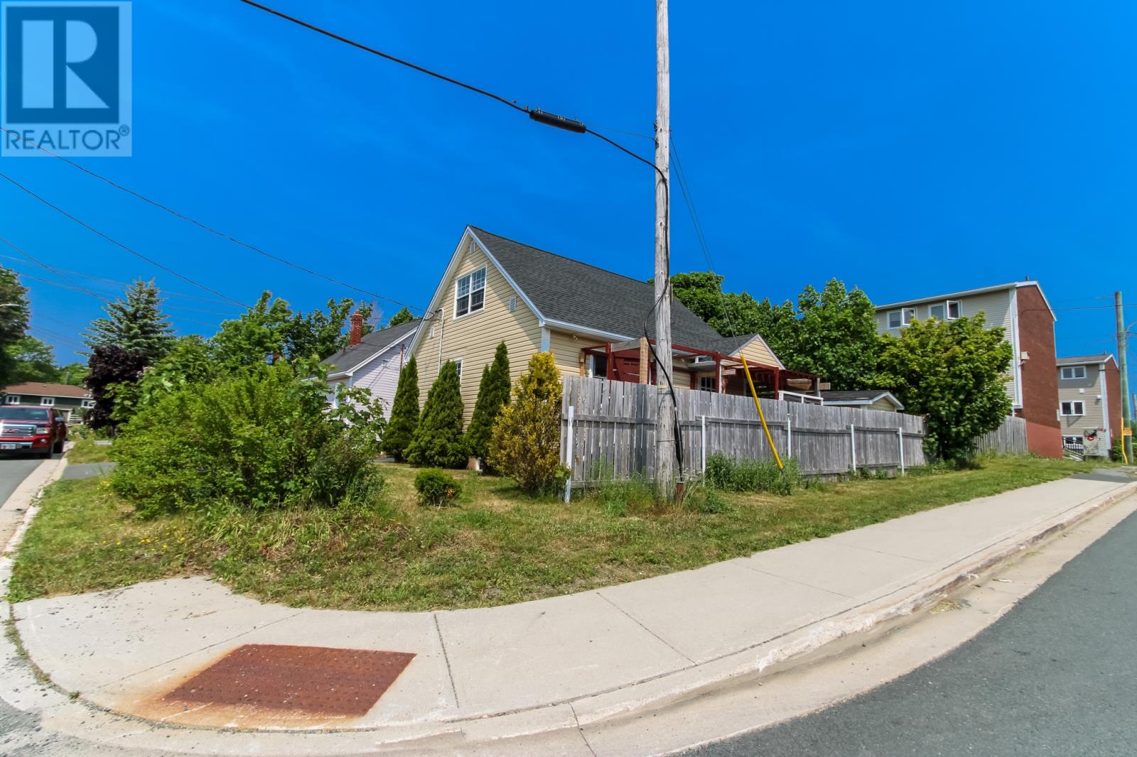 16 McNaughton Drive thumbnail 4