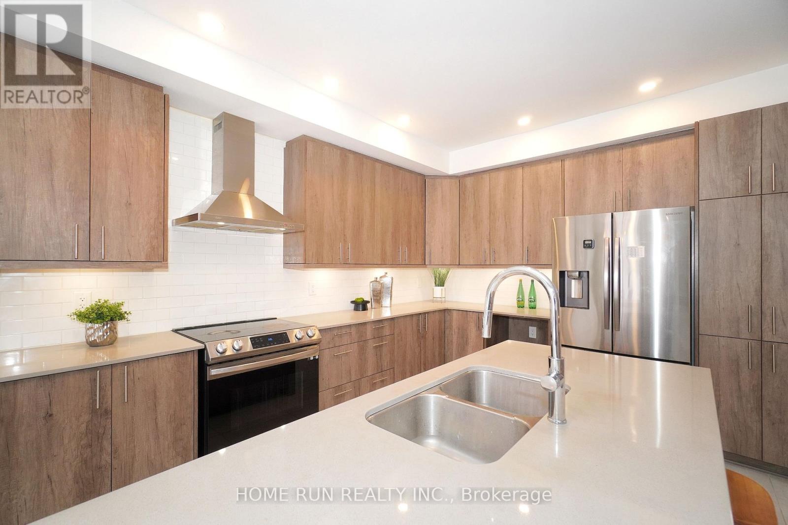 1051 HYDRANGEA AVENUE - Image 11
