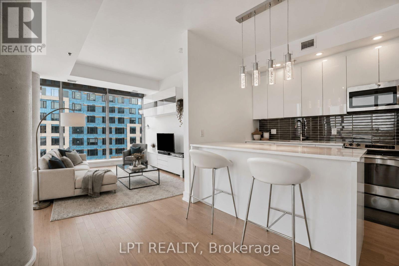 #512 88 RICHMOND ROAD - 12