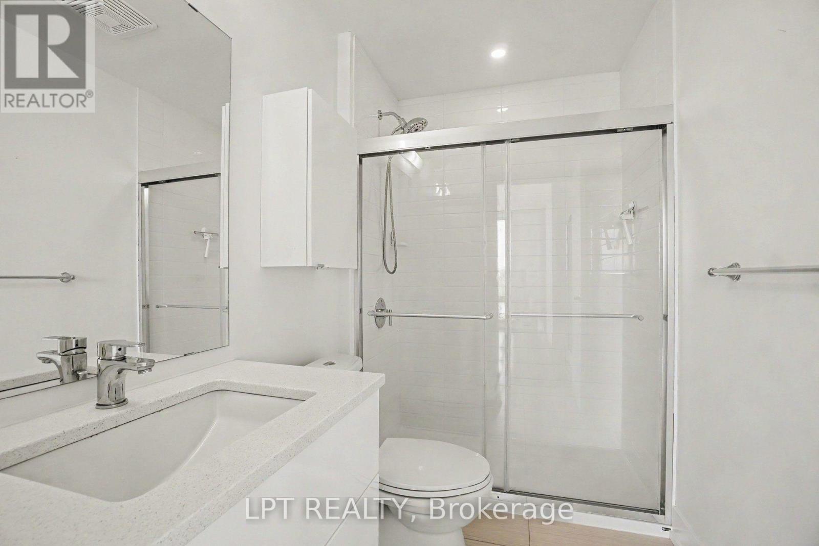#512 88 RICHMOND ROAD - 17