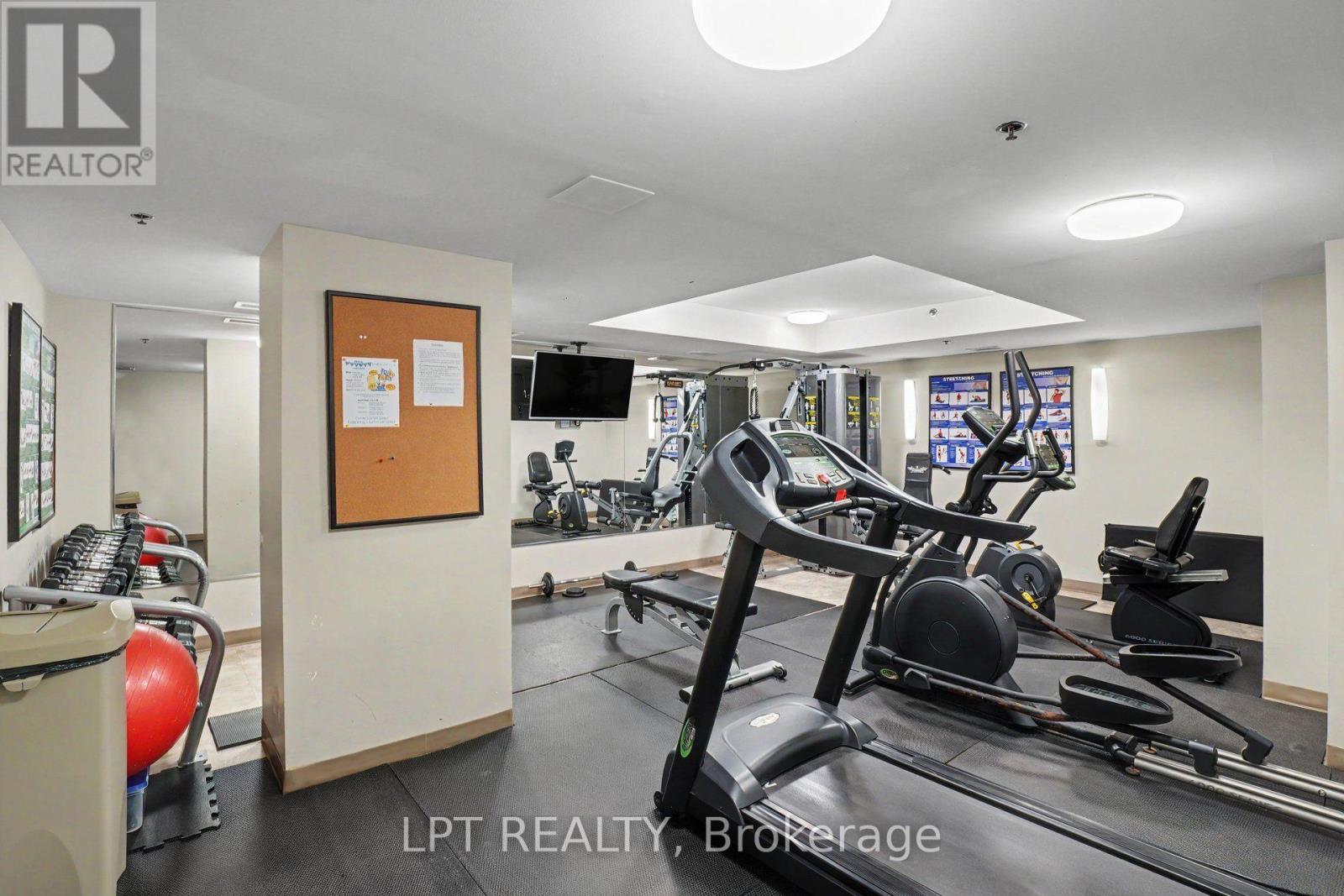 #512 88 RICHMOND ROAD - 20