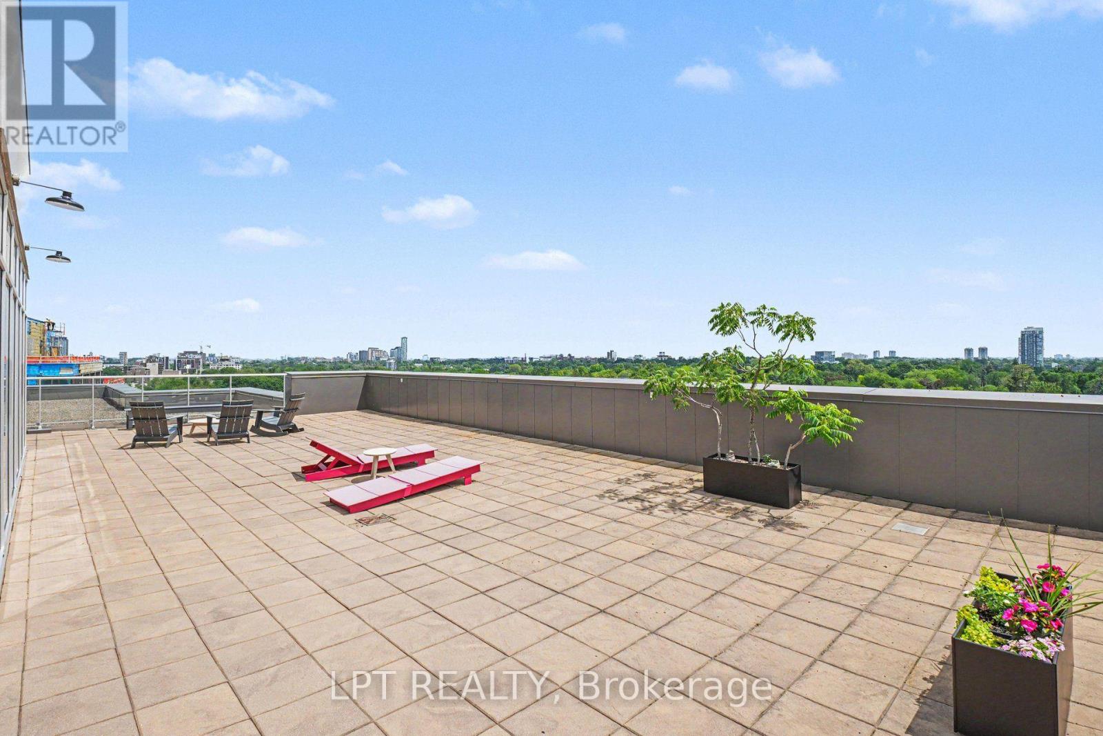 #512 88 RICHMOND ROAD - 26