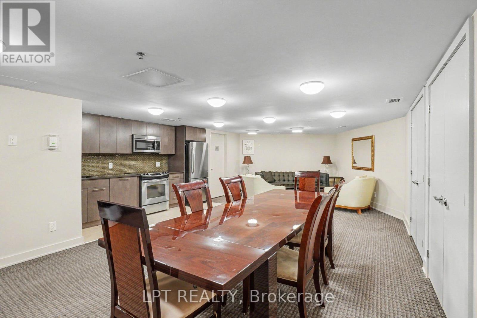 #512 88 RICHMOND ROAD - 32