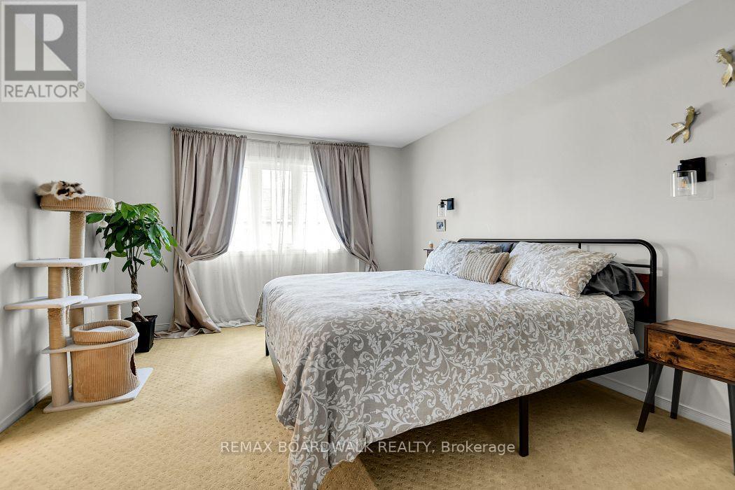 4 Bed, 3 Bath House for Rent in Ottawa – 79 HUNTERS GLEN CRESCENT, Ottawa – MLS# X13596308 - Image 17