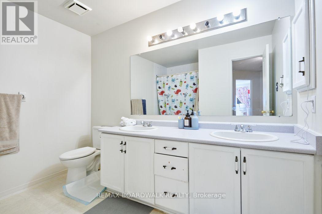 4 Bed, 3 Bath House for Rent in Ottawa – 79 HUNTERS GLEN CRESCENT, Ottawa – MLS# X13596308 - Image 25