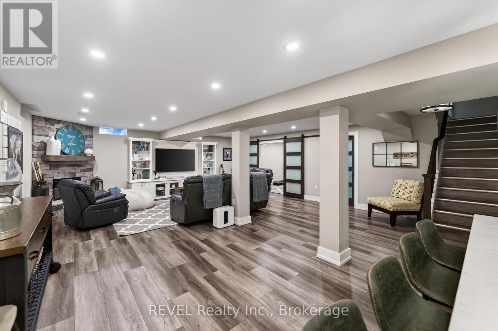 3 FOSH COURT - Image 38