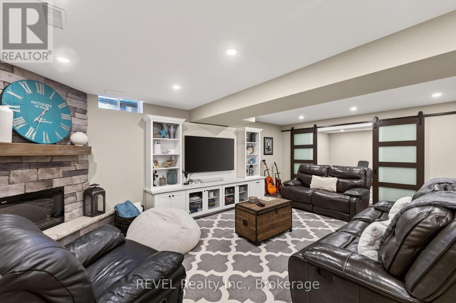 3 FOSH COURT - Image 39