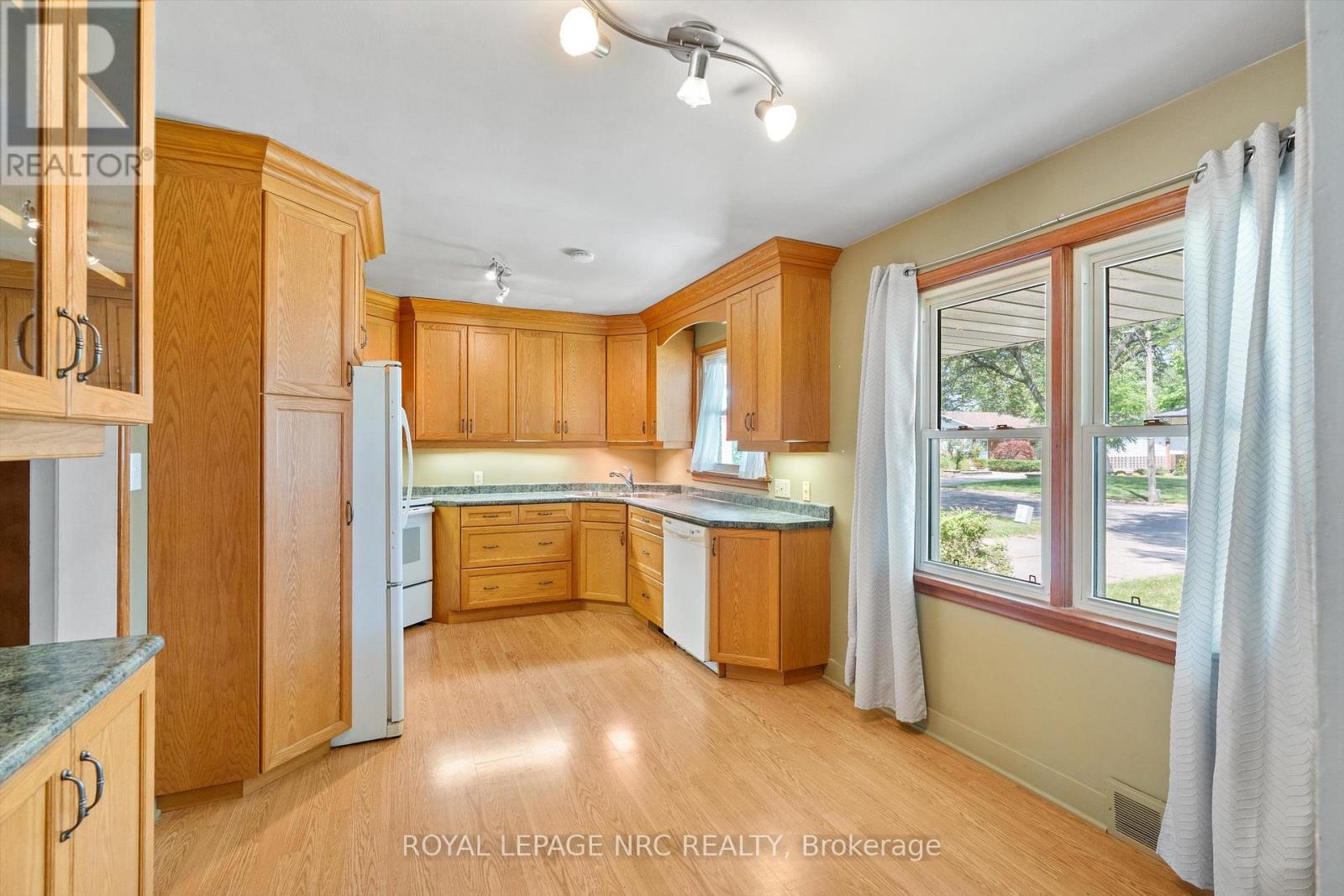 66 MASTERSON DRIVE - 10