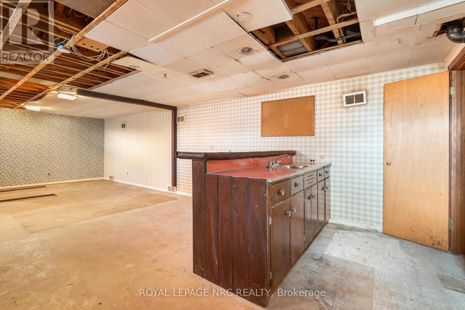 66 MASTERSON DRIVE - 22