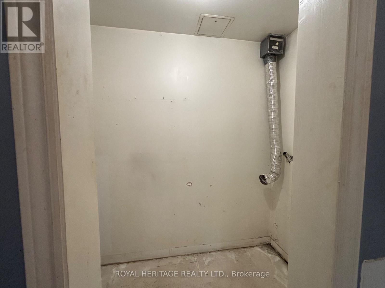 #220 193 LAKE DRIVEWAY W - 17