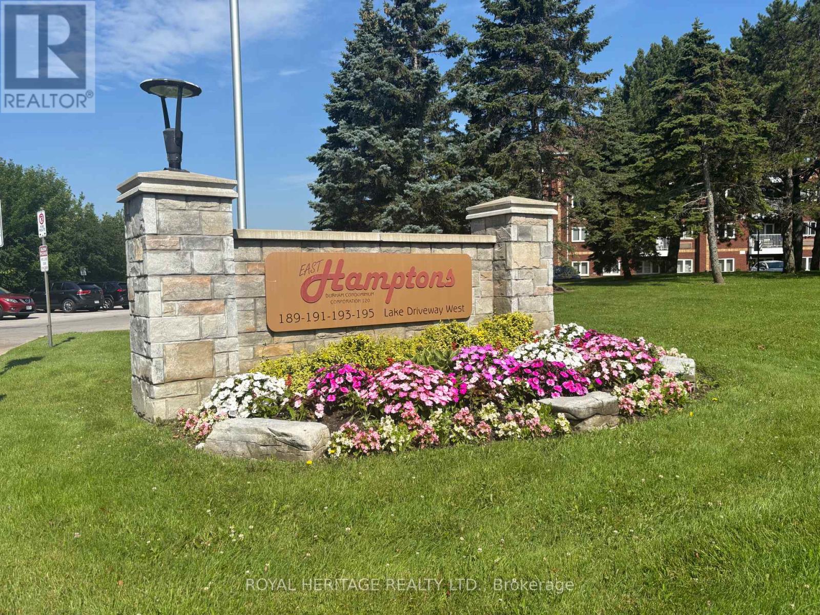 #220 193 LAKE DRIVEWAY W - 2