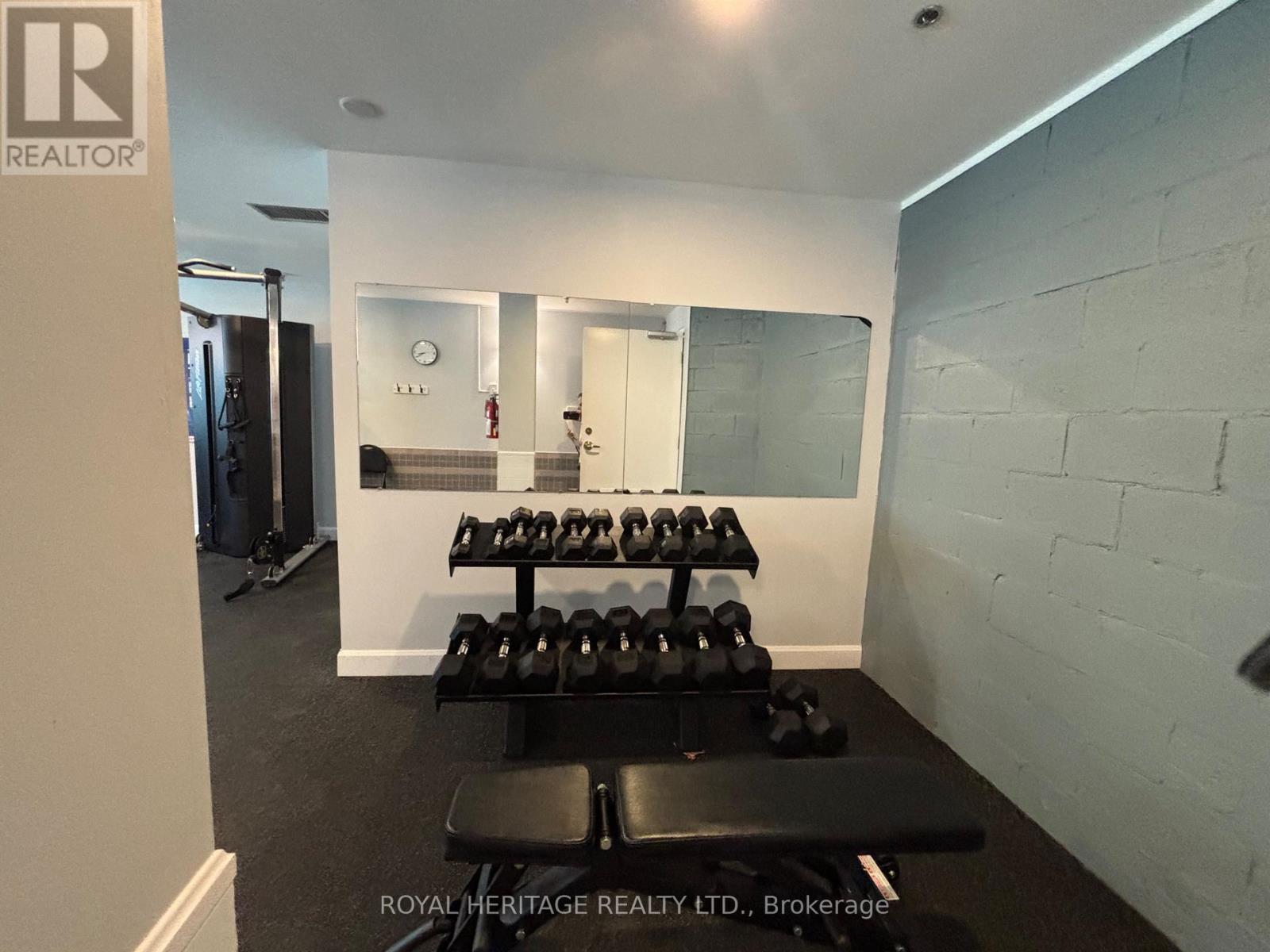#220 193 LAKE DRIVEWAY W - 27