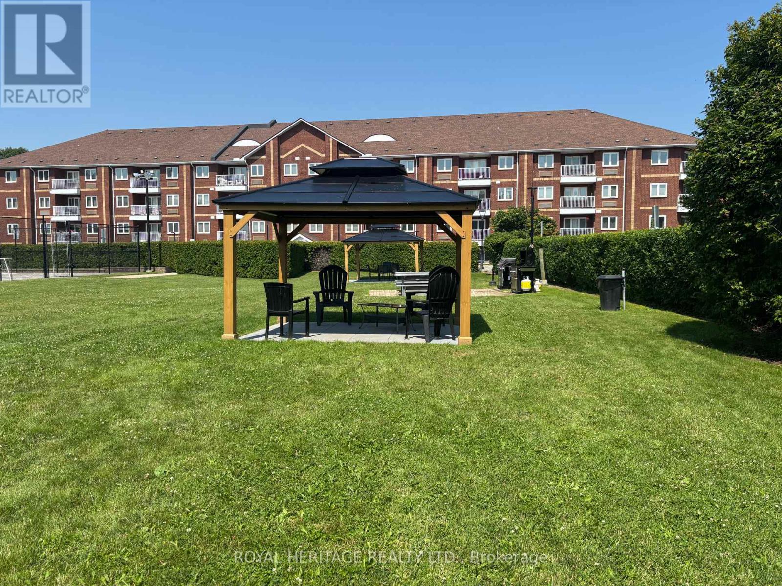 #220 193 LAKE DRIVEWAY W - 30