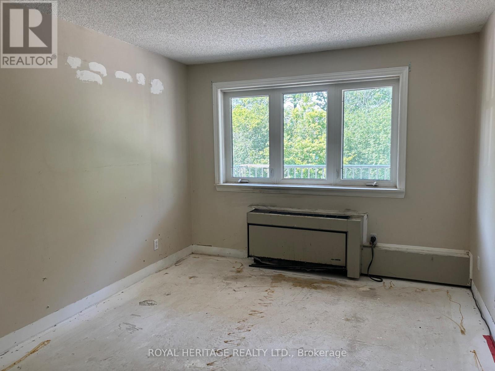 #220 193 LAKE DRIVEWAY W - 6