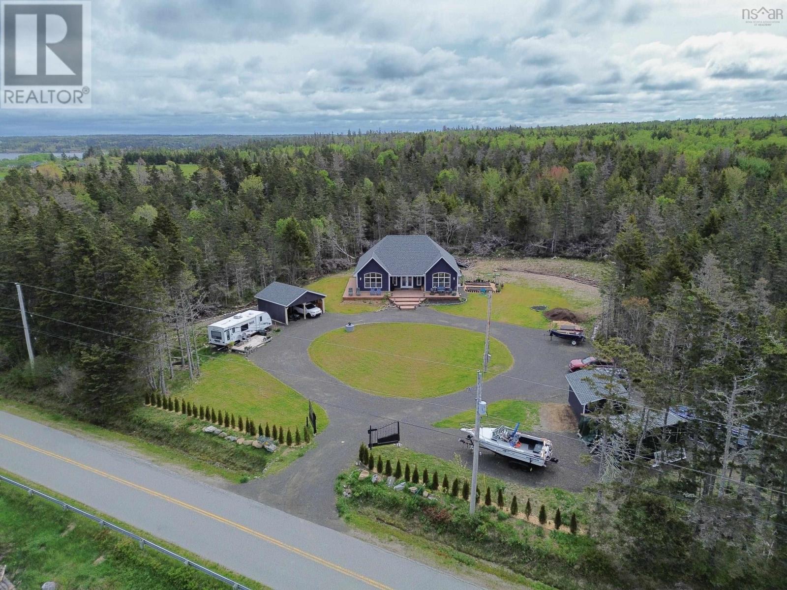 684 Riverside Road - 3