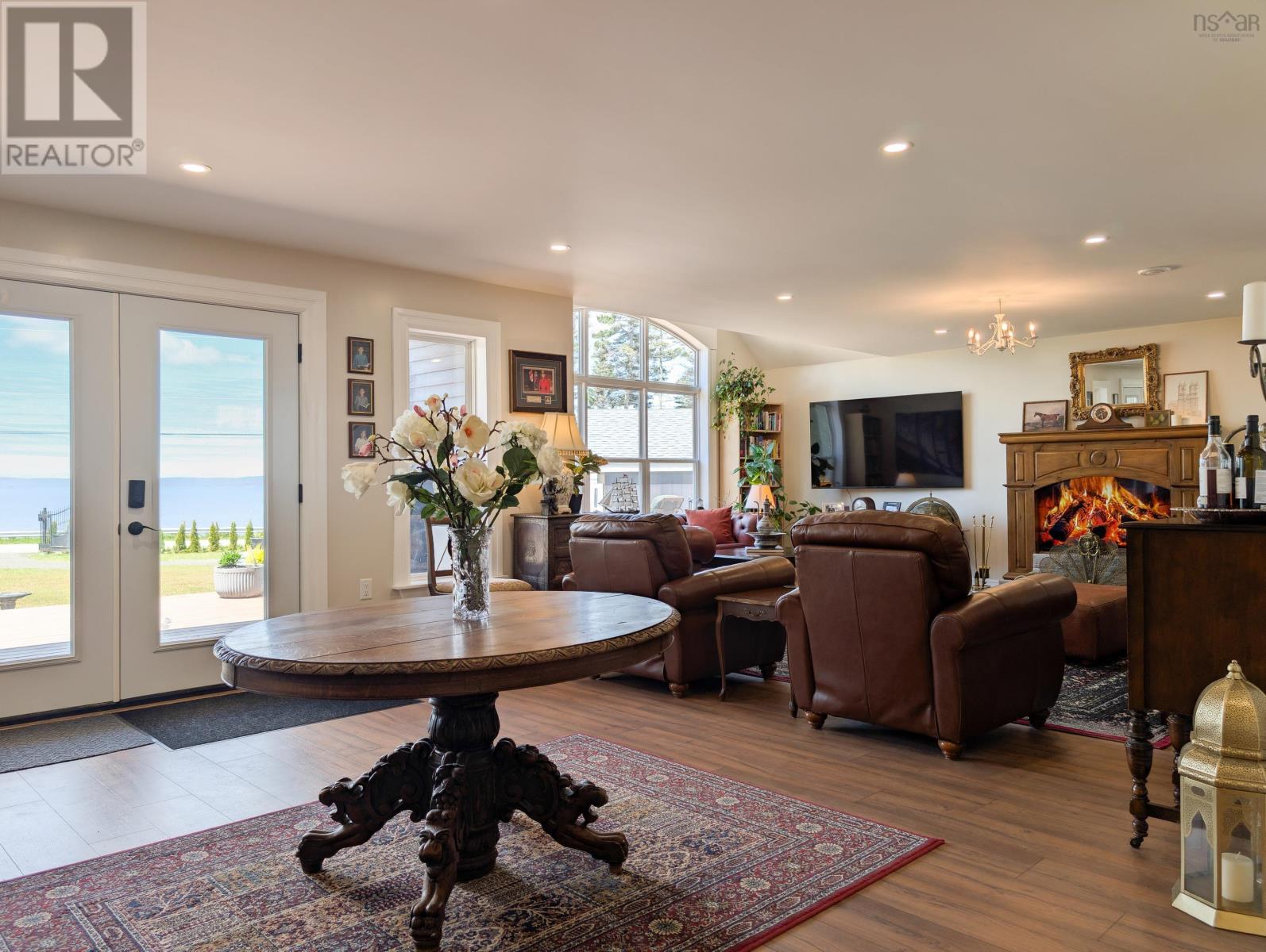 684 Riverside Road - 24