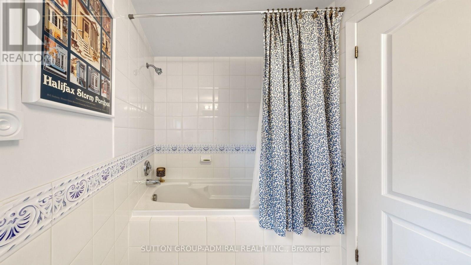 21 DONALBAIN CRESCENT - 36