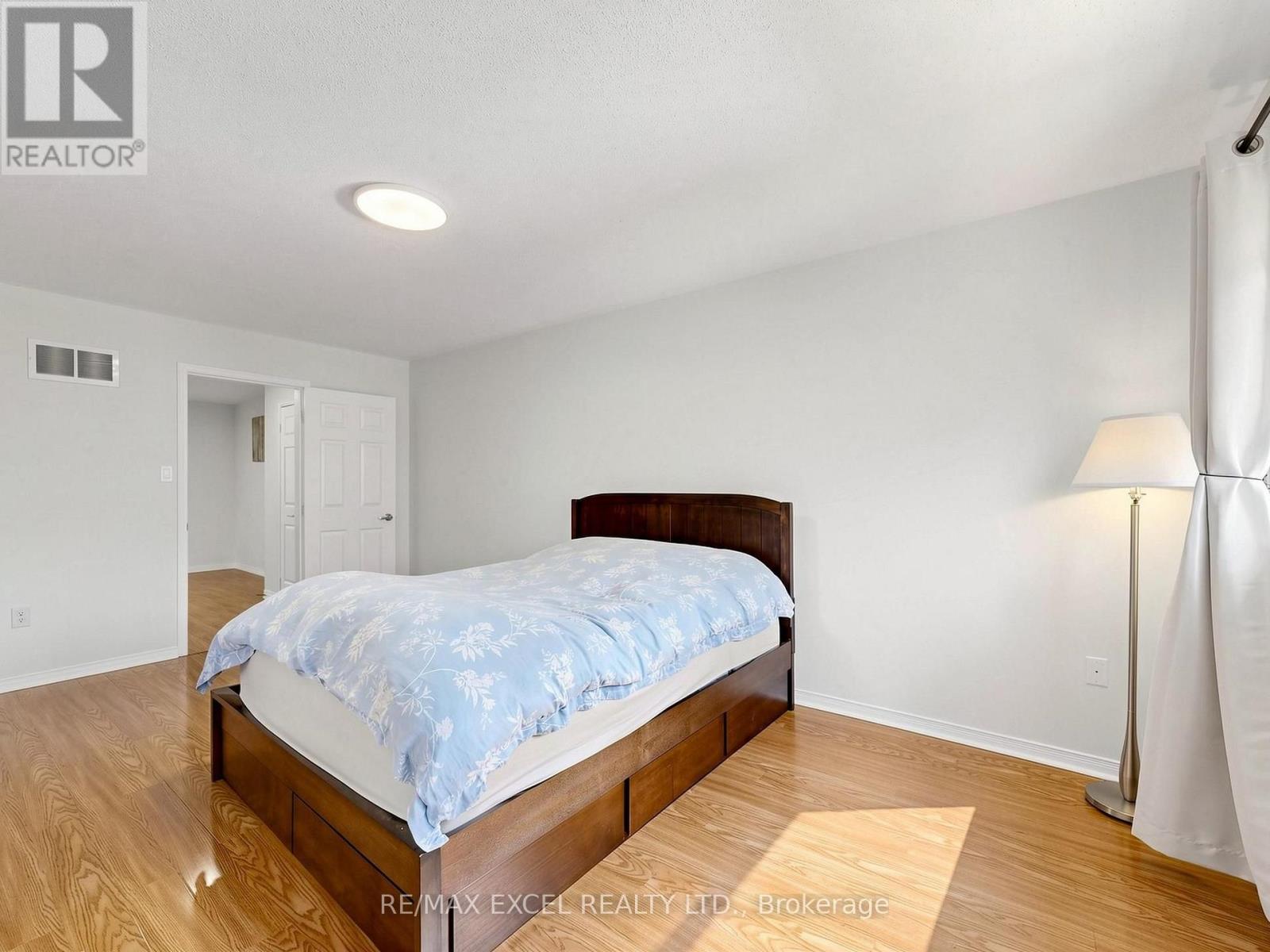 6 BARR CRESCENT - 17