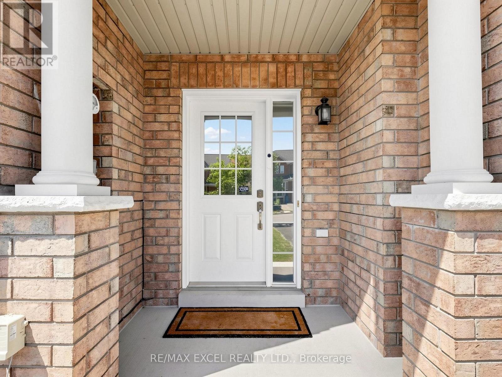 6 BARR CRESCENT - 2