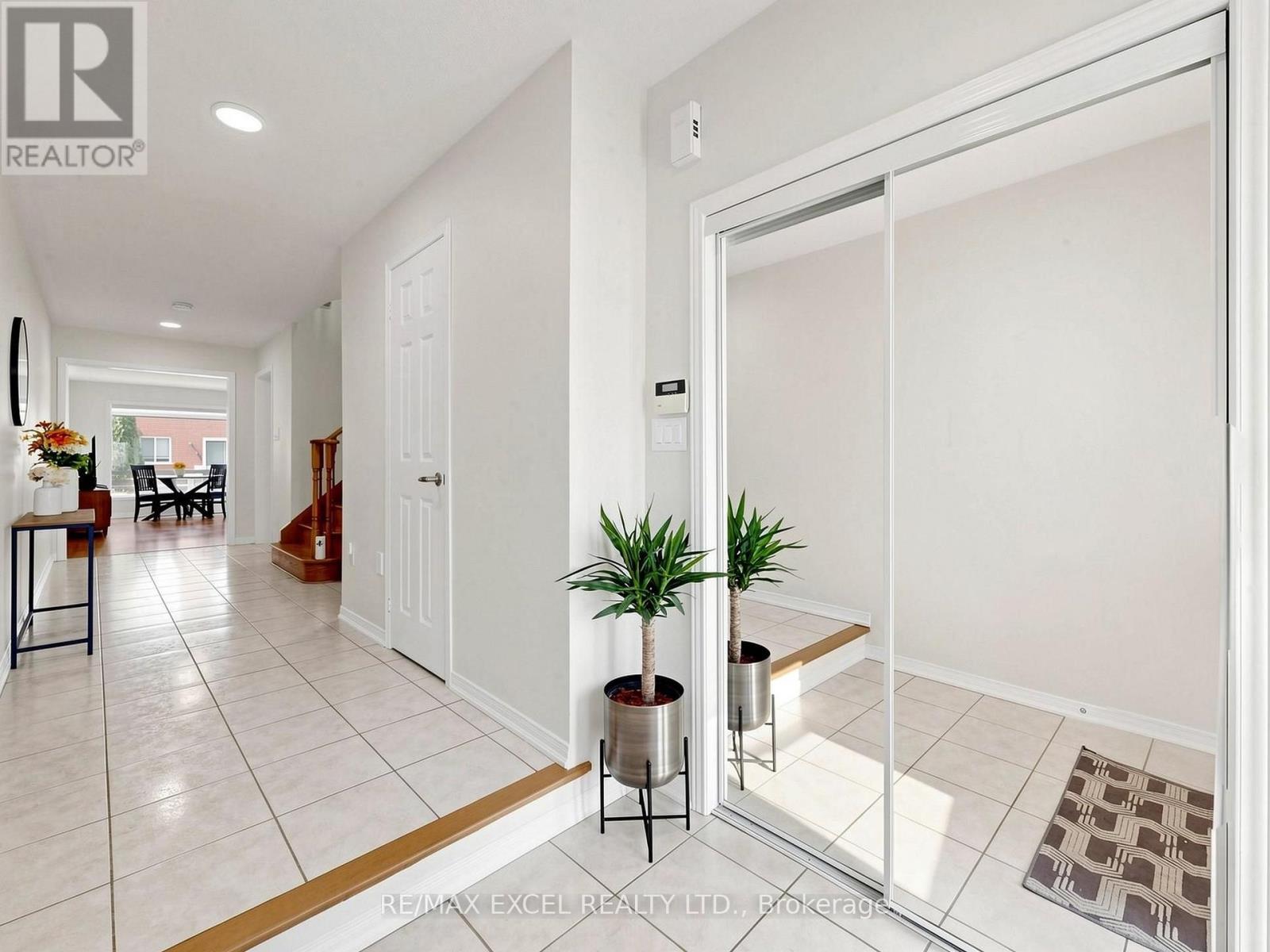 6 BARR CRESCENT - 4