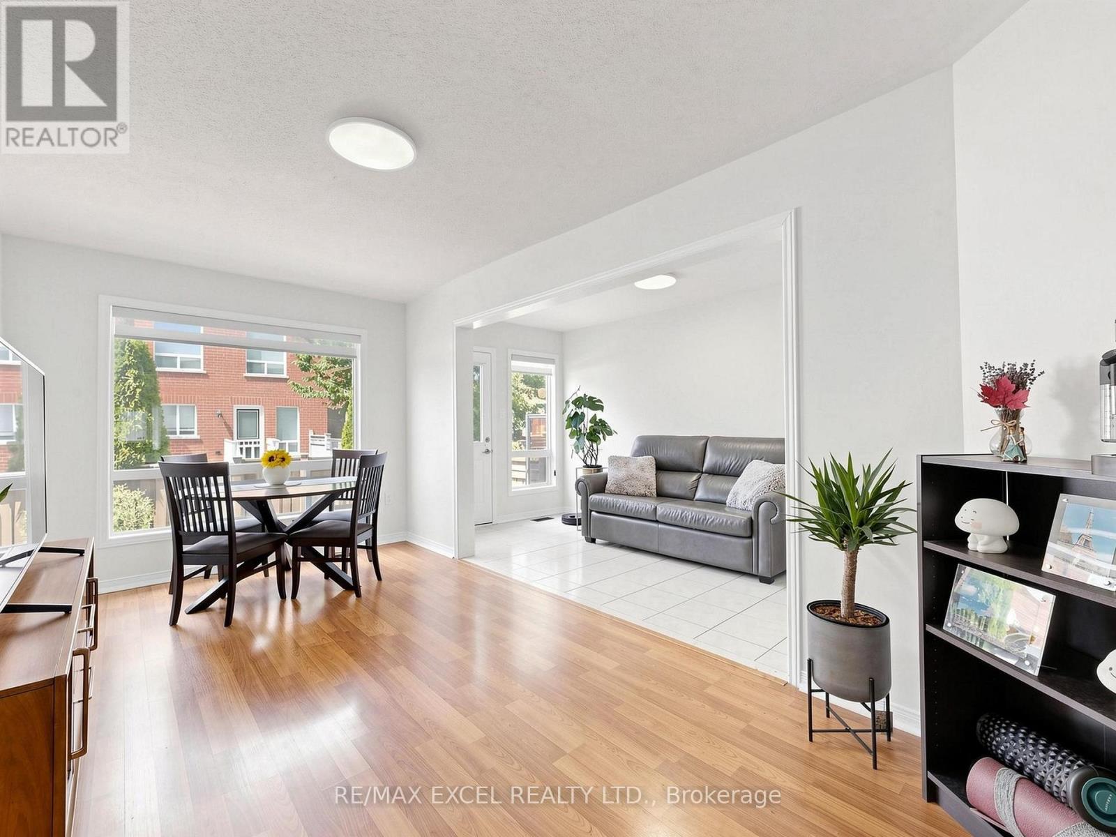 6 BARR CRESCENT - 5