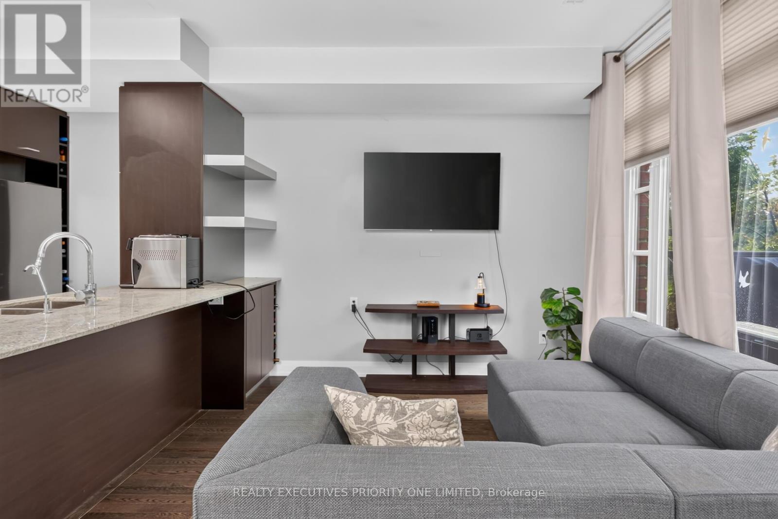 #59 8161 KIPLING AVENUE - 10