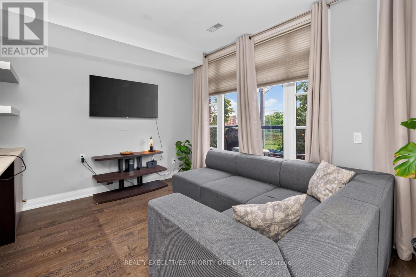 #59 8161 KIPLING AVENUE - 6