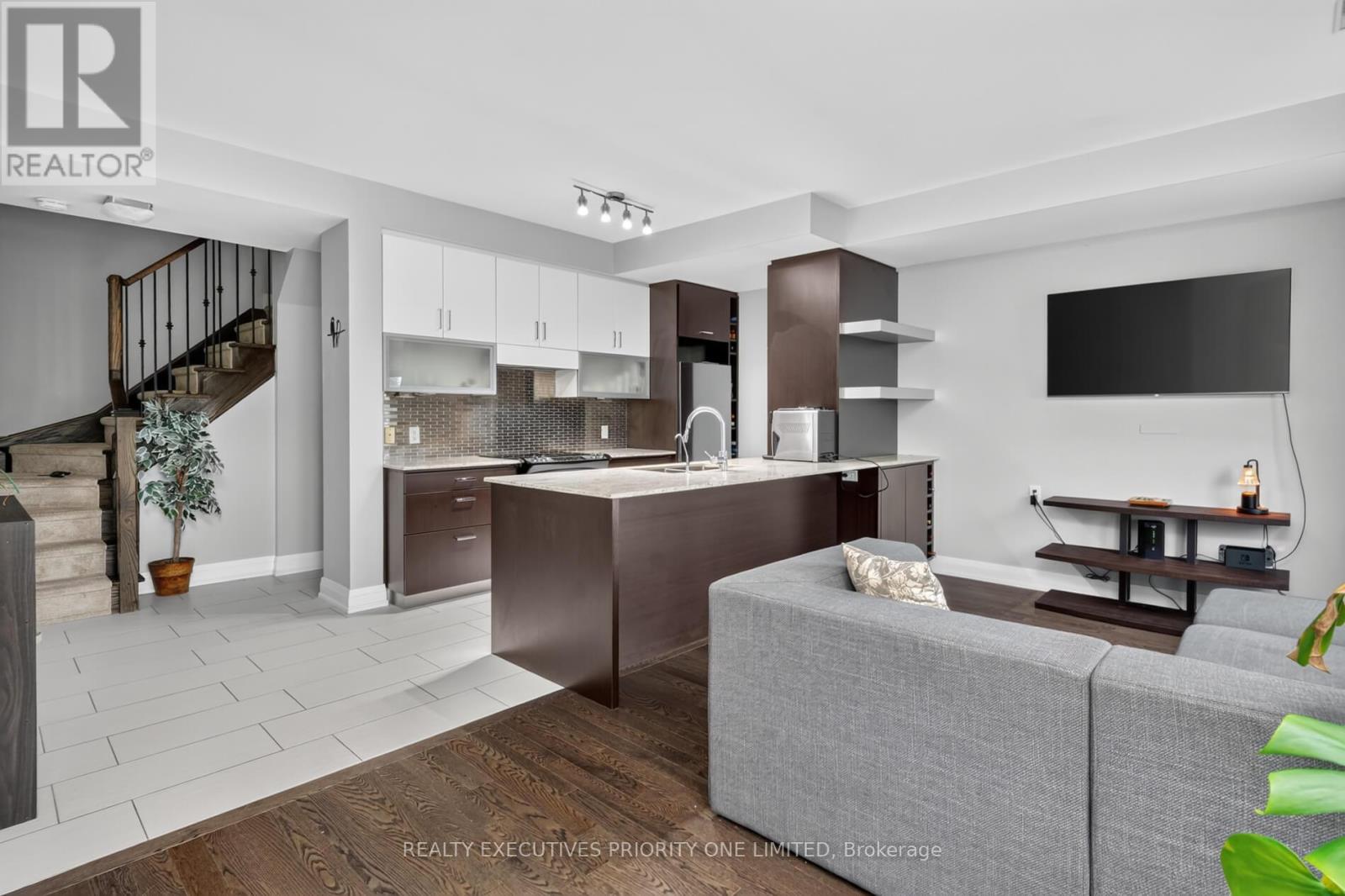 #59 8161 KIPLING AVENUE - 7