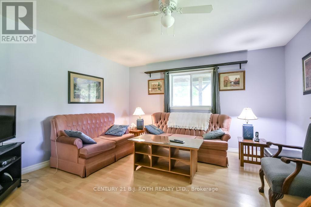12 PATRICIA DRIVE - 23