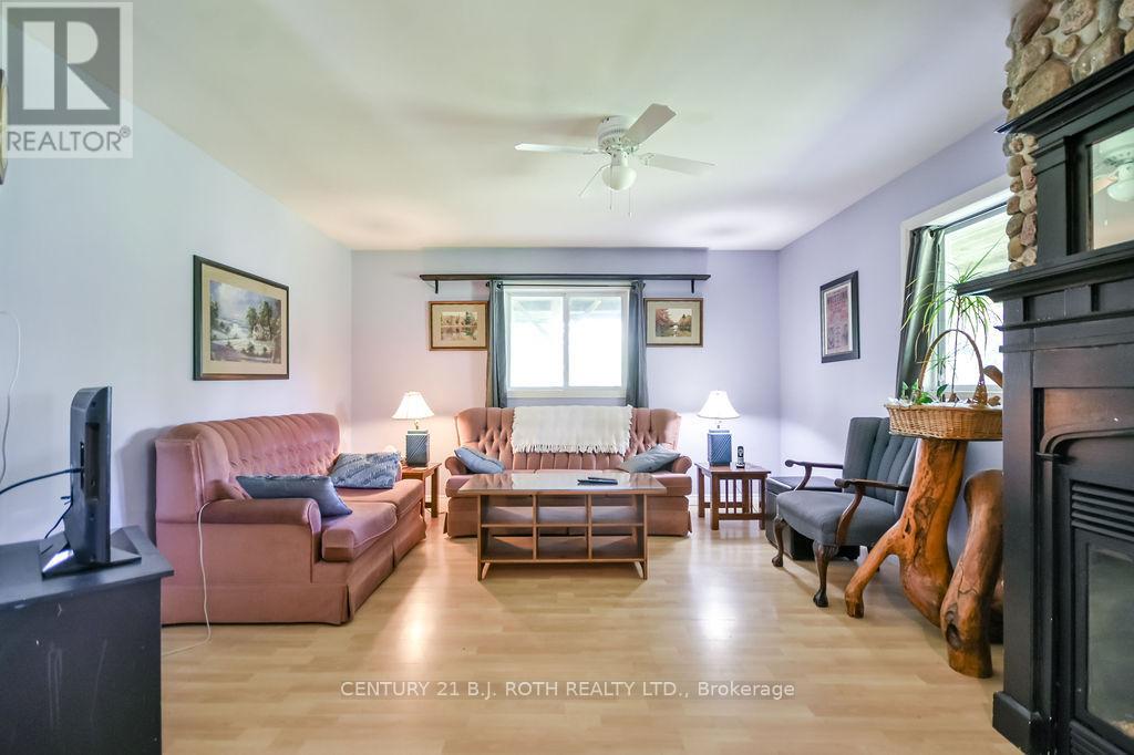 12 PATRICIA DRIVE - 26