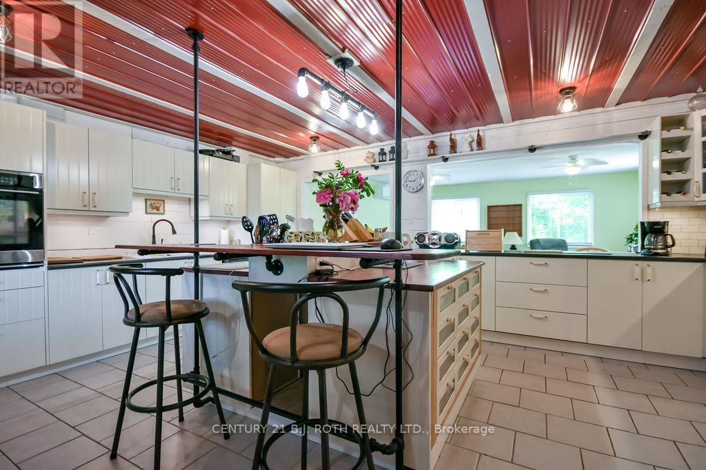 12 PATRICIA DRIVE - 30