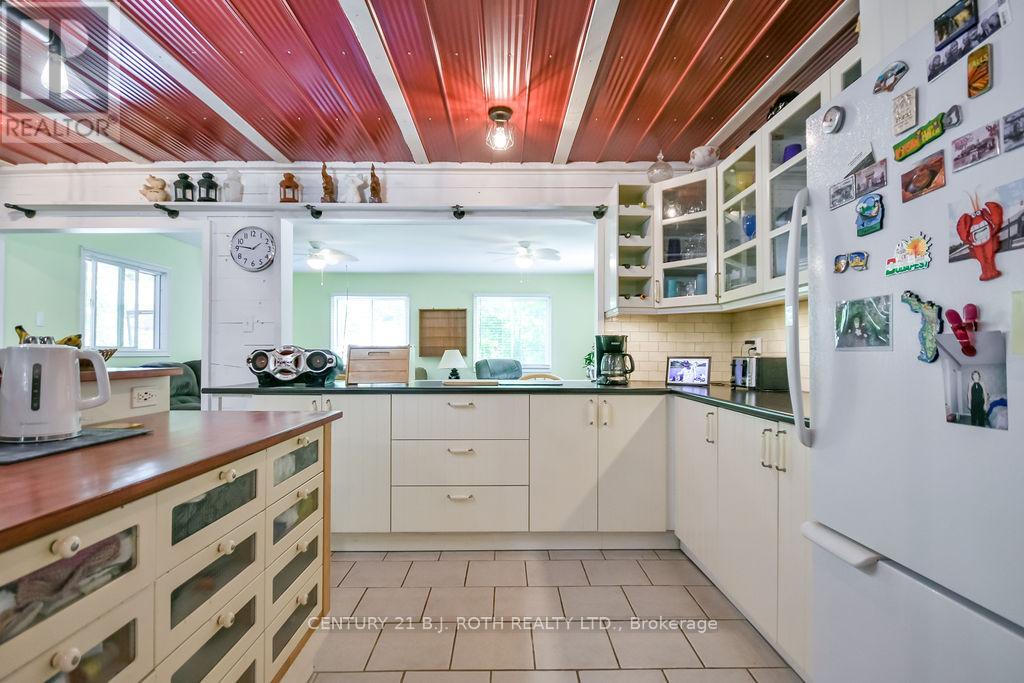 12 PATRICIA DRIVE - 31