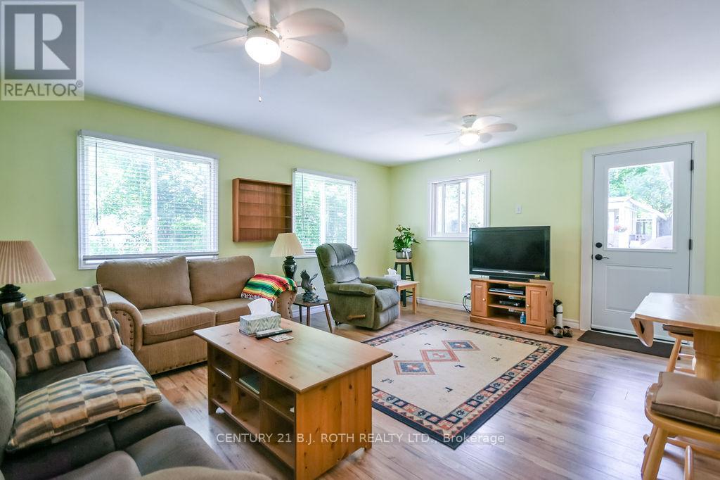 12 PATRICIA DRIVE - 35