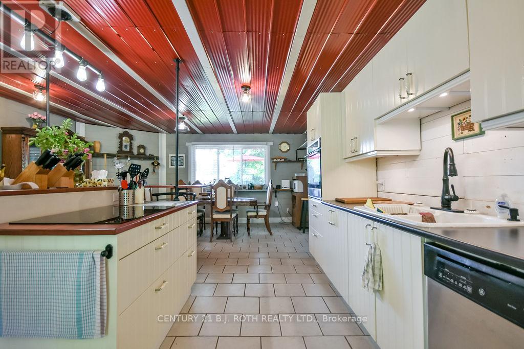 12 PATRICIA DRIVE - 38