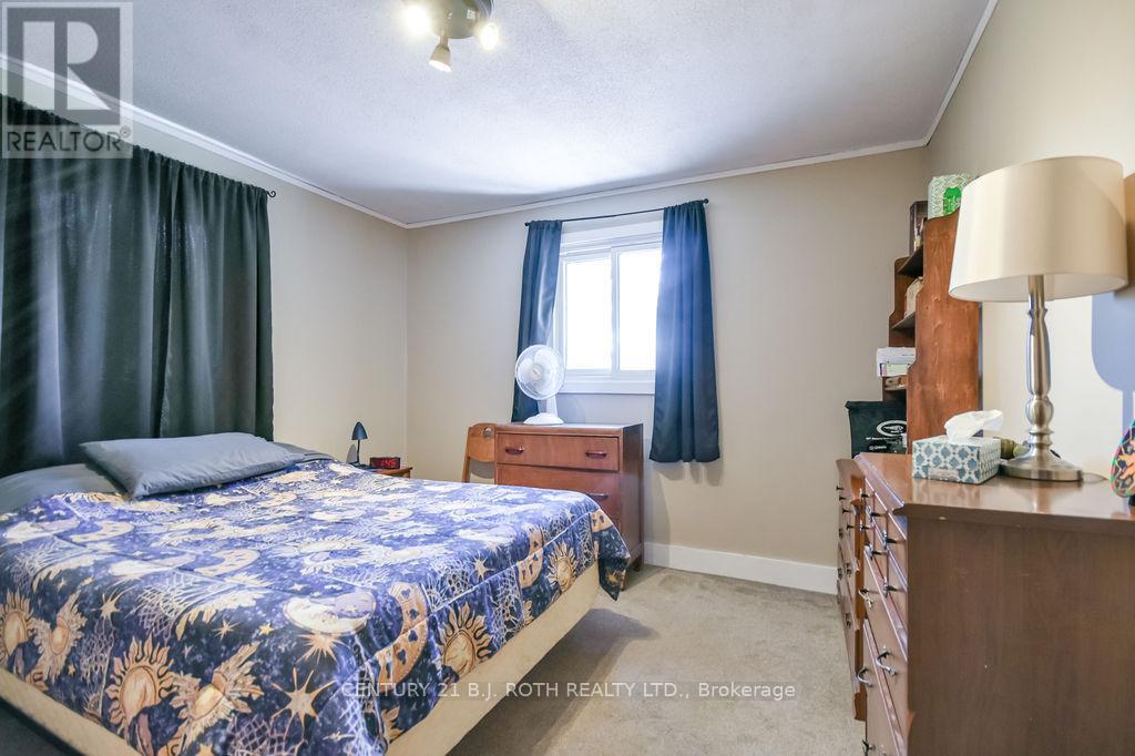 12 PATRICIA DRIVE - 41