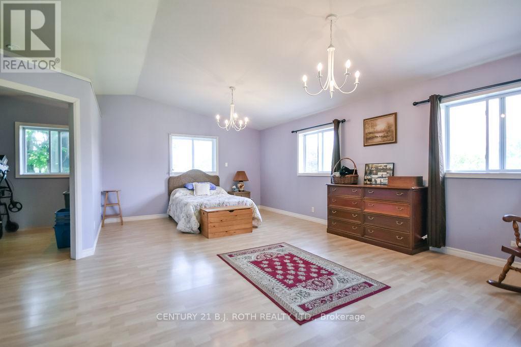 12 PATRICIA DRIVE - 45