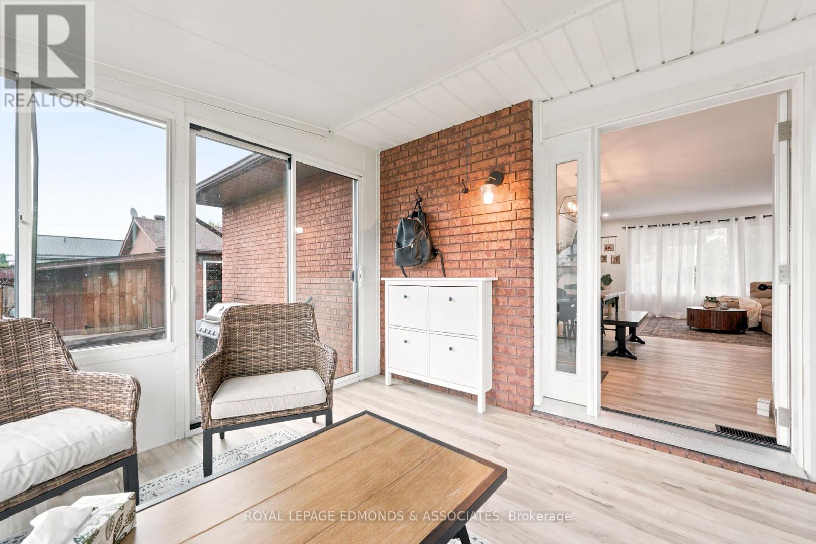 2 HERMAN STREET - 20