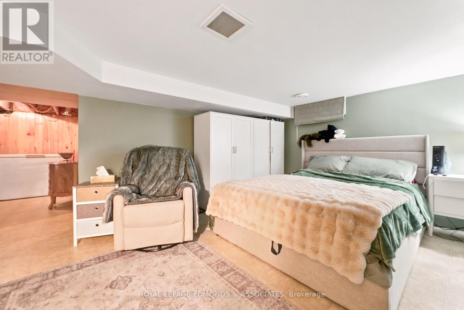 2 HERMAN STREET - 37