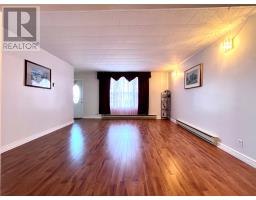 8 Evergreen Avenue thumbnail 10
