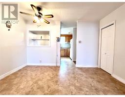 8 Evergreen Avenue thumbnail 12