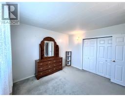 8 Evergreen Avenue thumbnail 15