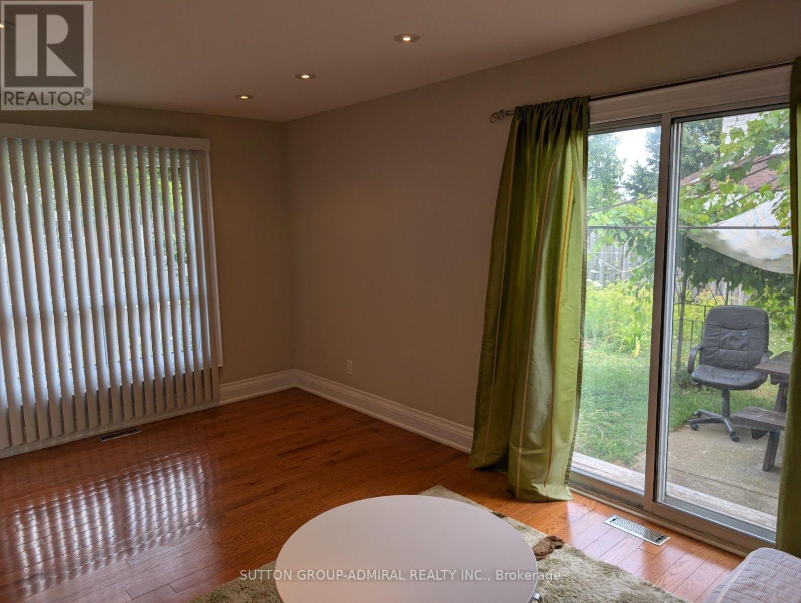 1 DAMASCUS DRIVE - 17