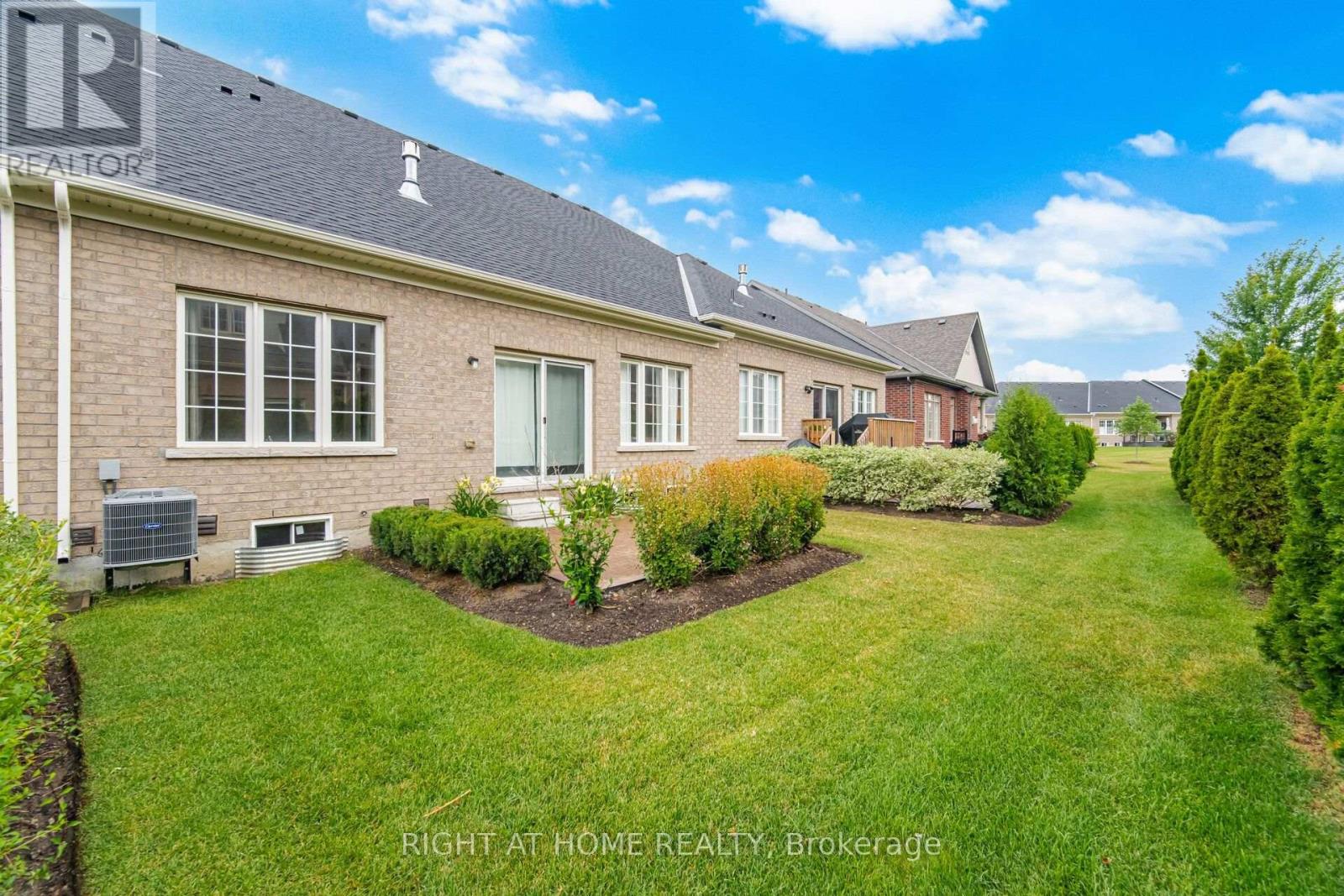 41 OVERLEA DRIVE - 44