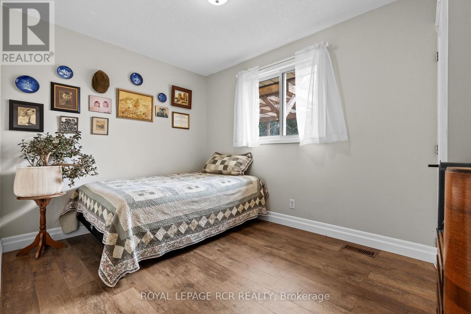 56 WILSON CRESCENT - 16