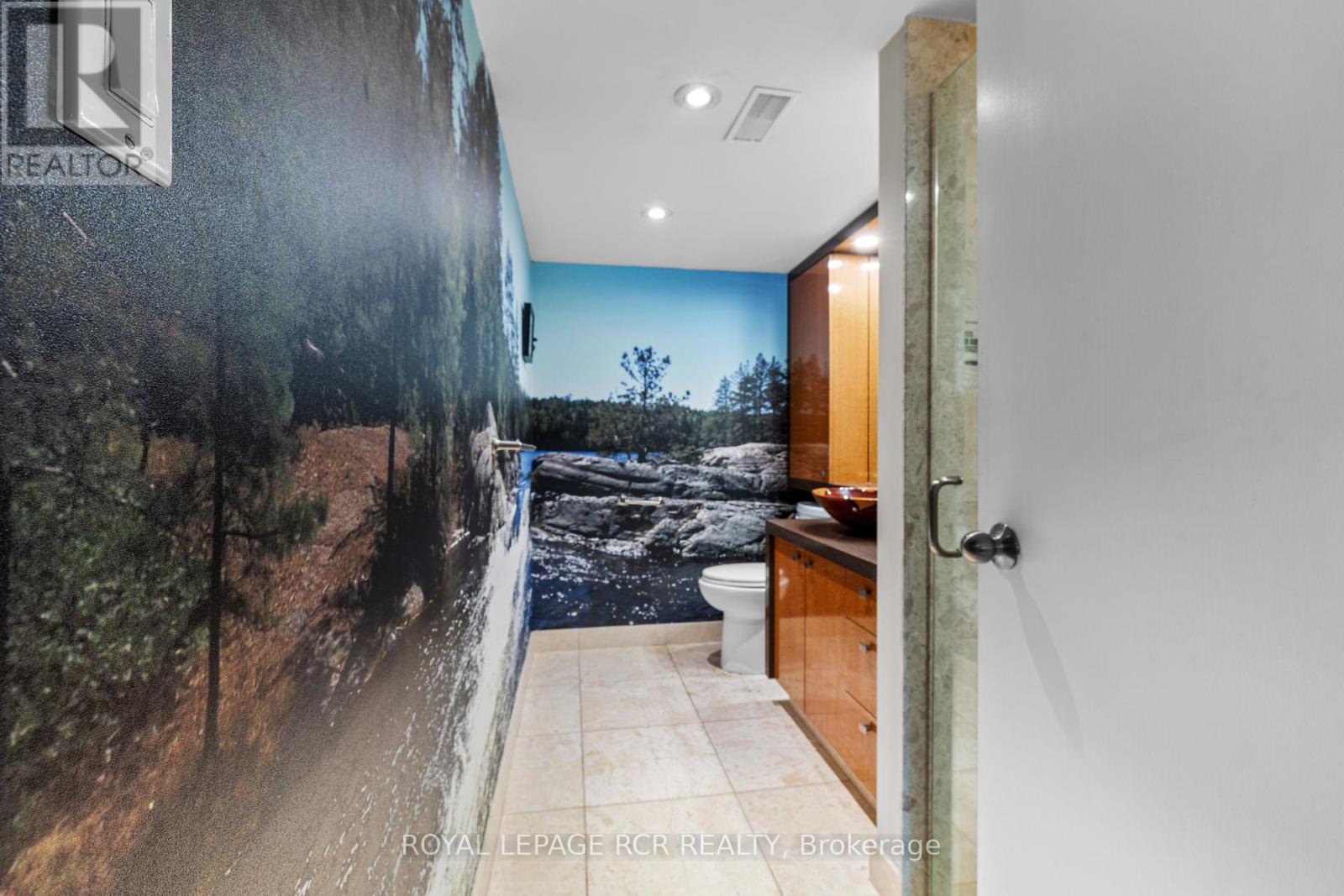 56 WILSON CRESCENT - 26